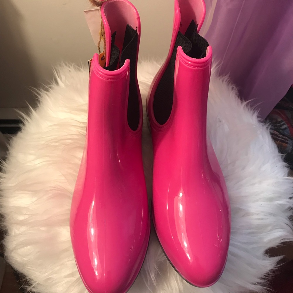 NWT Seven7 Women’s Dover Pink Ankle Pull On Wellies Rain Boots Shoes US 9